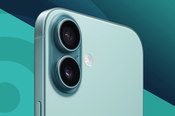 How David Delavari Tests and Reviews Smartphones for Mob-Finder.online image